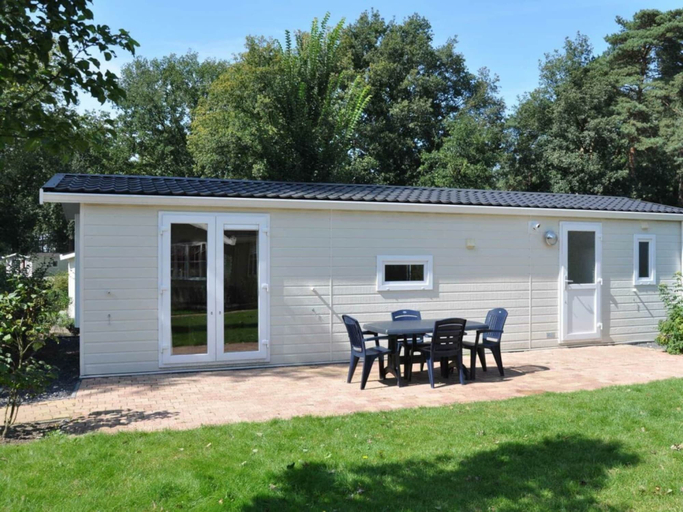 Outdoor dining, Holiday Home in Belfeld With Terrace, Venlo
