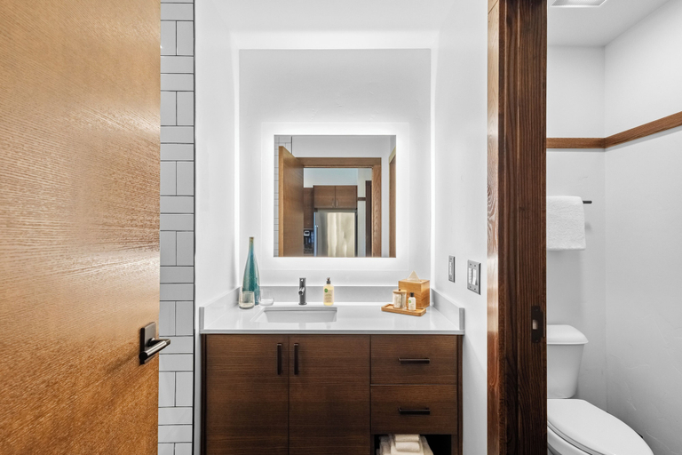 Bathroom 5, Juniper Preserve, Deschutes