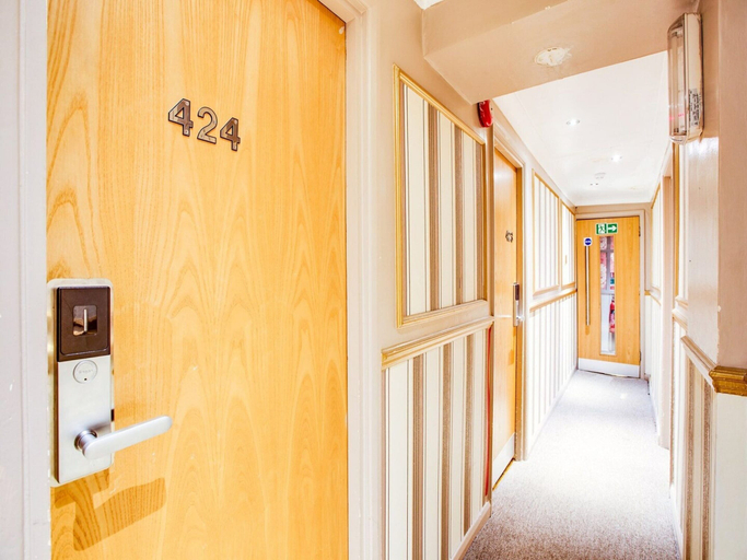 Interior 5, Standard Twin Room, London