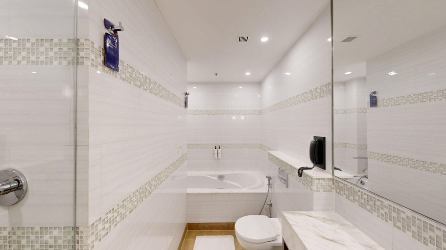 Bathroom 5, Fairfield by Marriott Kolkata, North 24 Parganas