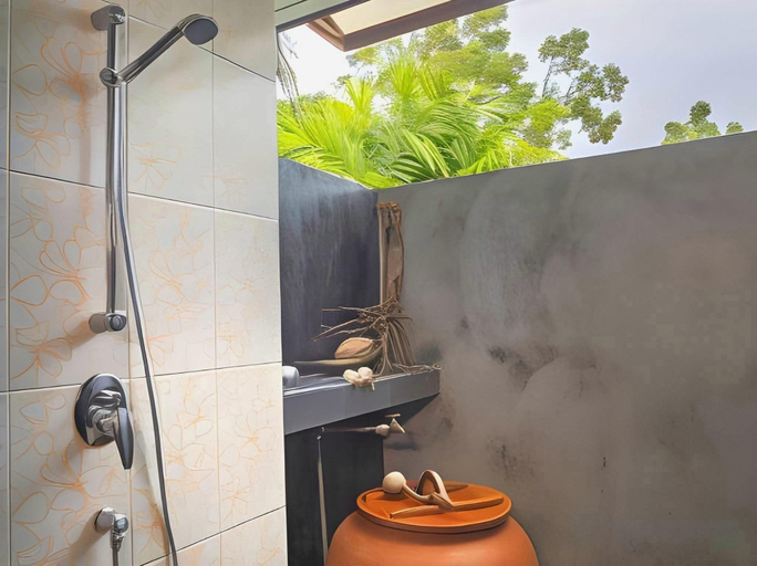 Bathroom 5, Islanda Hideaway Resort, Mueang Krabi
