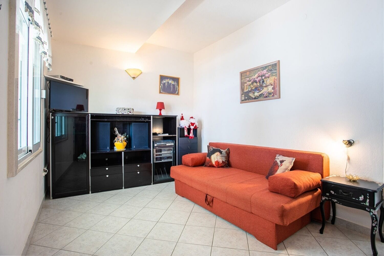 Others 4, Apartments Anki, Podgora