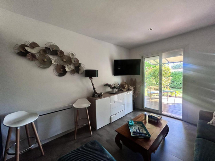 Others 5, Residence Courtaude - Superbe maison de plain-pied de 100m2 pres des plages MAE-7054, Var