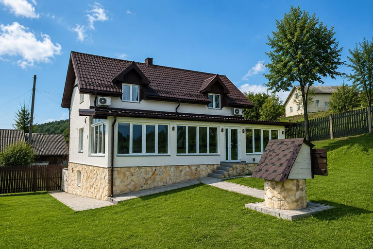 Exterior & Views