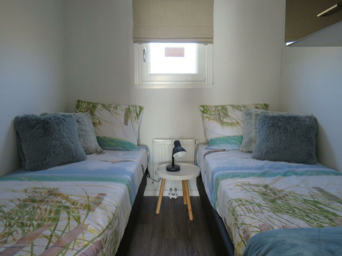 Room 4, Holiday Home in Bovenkarspel With Terrace, Stede Broec