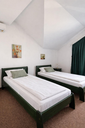 Bedroom 2, Pensiune Montana, Curtea De Arges