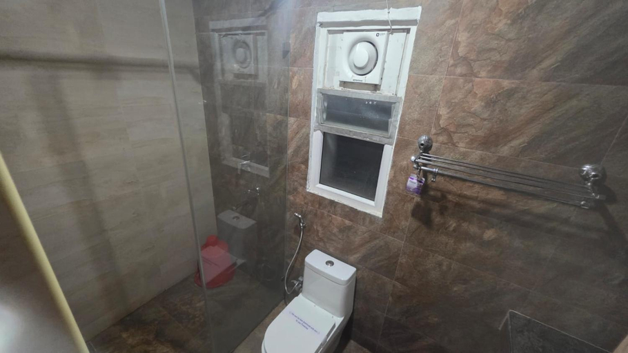 Bathroom 3, Hotel Pams Mayiladuthurai, Nagappattinam