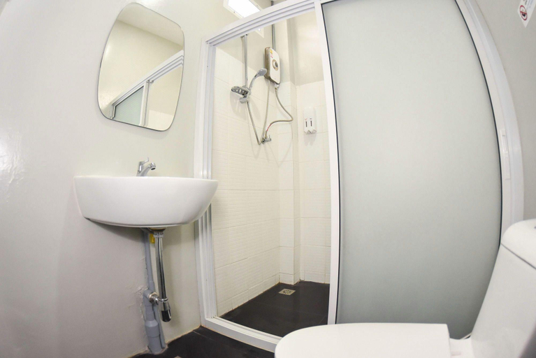 Bathroom 4, The Garage, Muang Chiang Rai