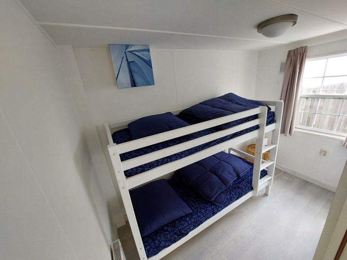 Room 5, Holiday Home in Dordrecht With Terrace
