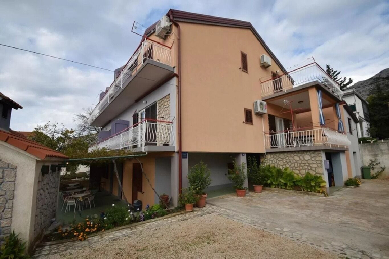 Building design 5, Apartments and Rooms Mirja, Starigrad