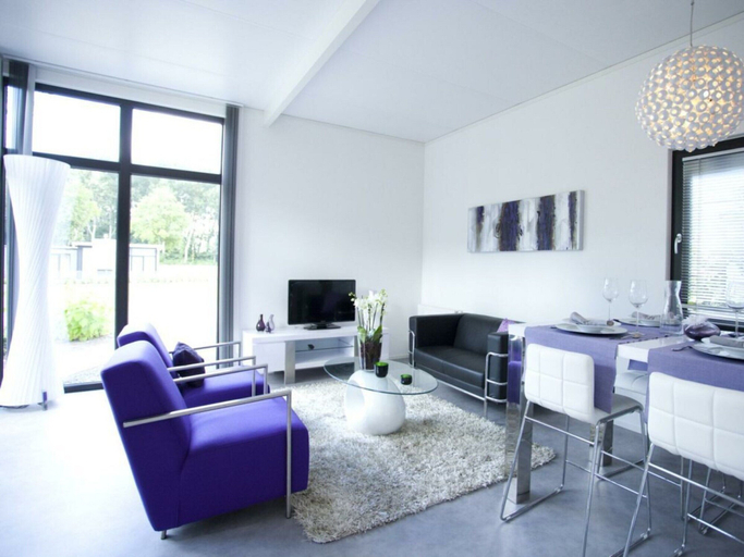 Others 5, Holiday Home in Velsen-zuid With Terrace, Velsen