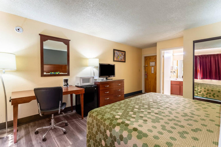 Bedroom 2, Econo Lodge Gallup West, McKinley