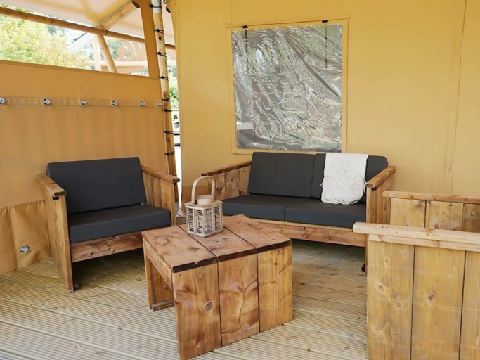 Property grounds 5, Holiday Home in Noord-scharwoude With Wi-fi, Langedijk