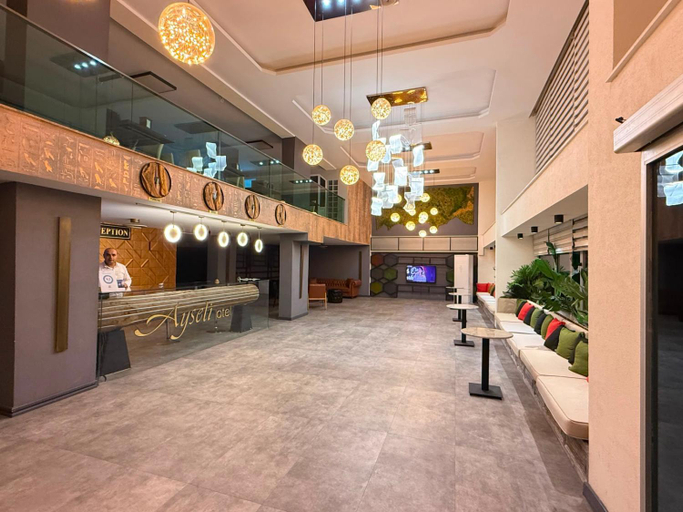 2, Ayseli Otel, Merkez