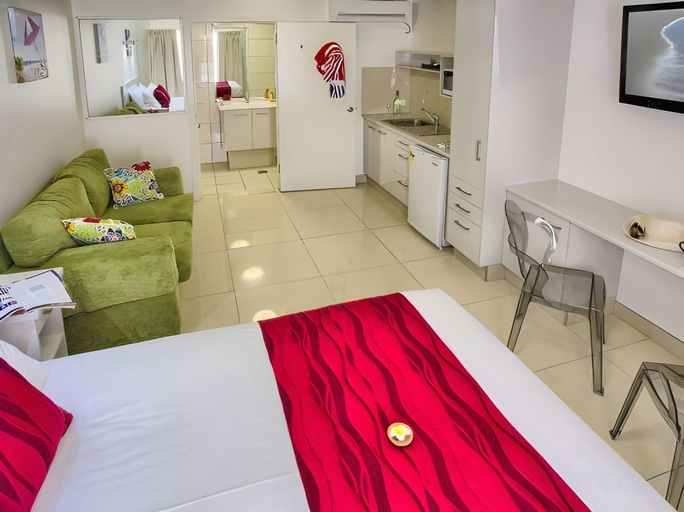 Bedroom 2, Hibiscus Motel, Byron