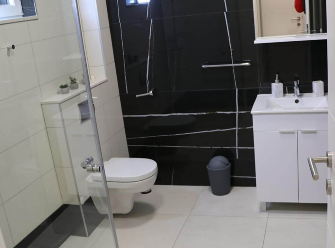 Bathroom 2, Apartmani Belin, Trpanj