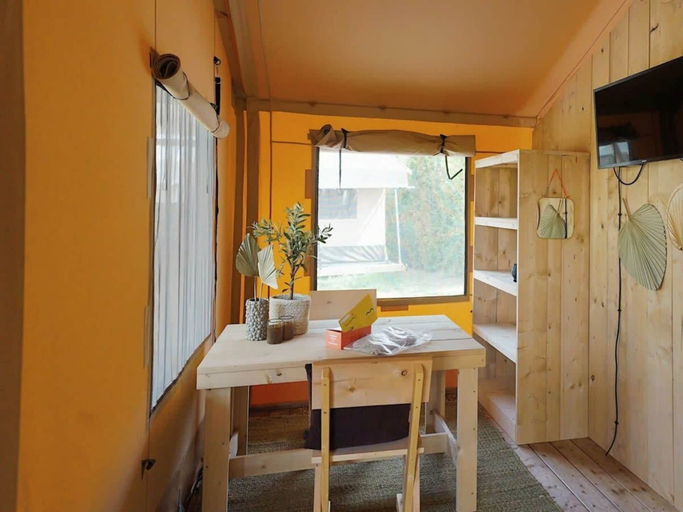 Interior, Holiday Home in Noord-scharwoude With Wi-fi, Langedijk