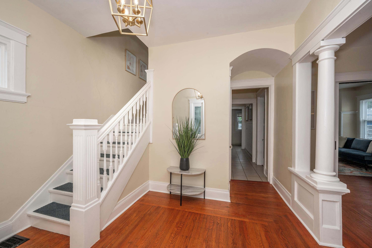 Others 5, The Mariemont Cottage, Hamilton
