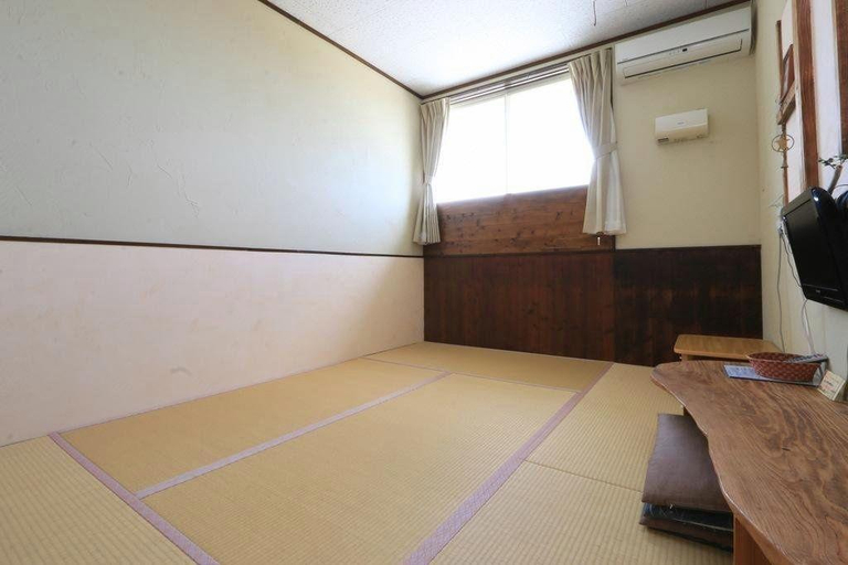 Bedroom 4, Tanegashima Minshuku Yuyu, Minamitane