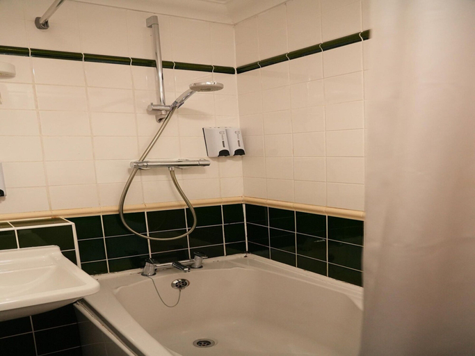 Bathroom 2, Standard Twin Room, Derby