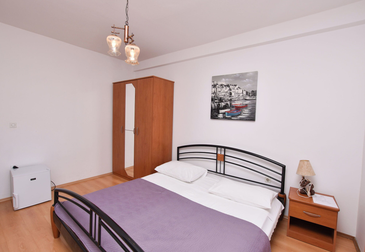 Others 4, Rooms Bozena, Primošten