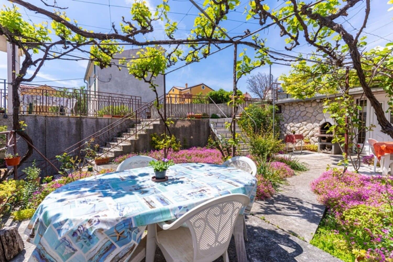 Others 1, Apartment Mici 2, Cres