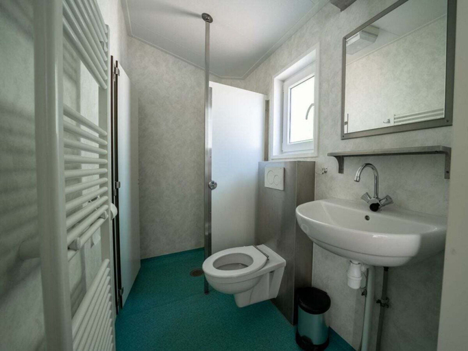 Bathroom, Holiday Home in Amstelveen With Terrace, Amstelveen
