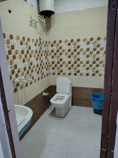 Bathroom 5, Shree Banke Bihari Atithi Bhawan, Mathura