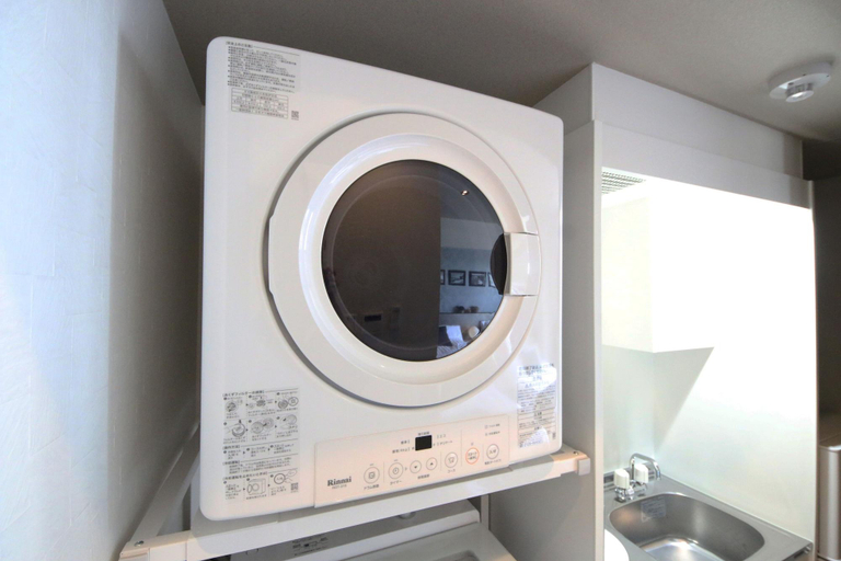 Bathroom 5, Sakuraya, Okinawa