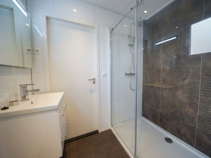 Bathroom 4, Cube Maximaal 4, Ede