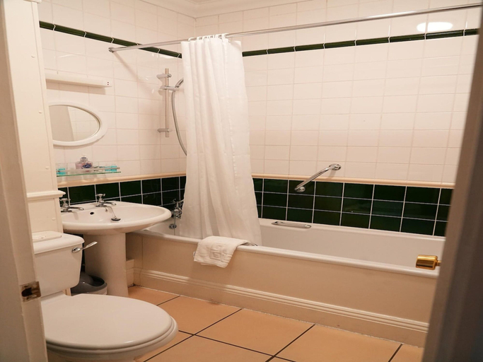 Bathroom 3, Deluxe Double Room, Derby