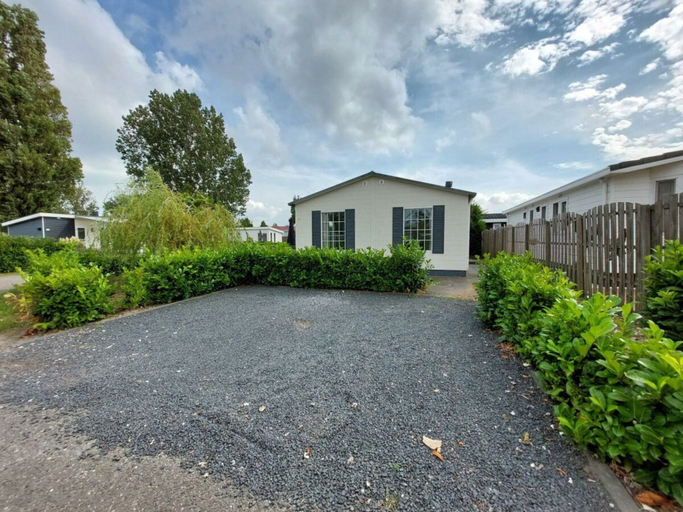 Property grounds, Holiday Home in Dordrecht With Terrace