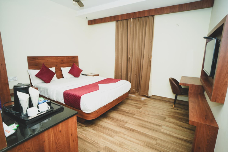 Bedroom, S K Legacy Hotel, Mysore