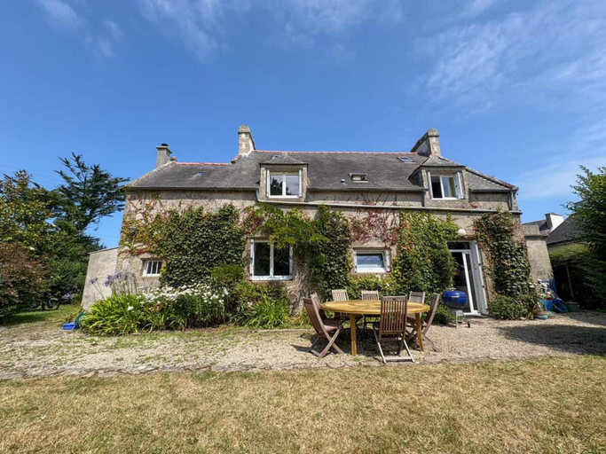 Exterior 3, Charming Coastal Stone House With Garden, Finistère