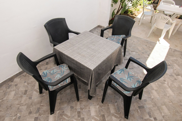 Outdoor dining 5, Apartments Lily, Privlaka