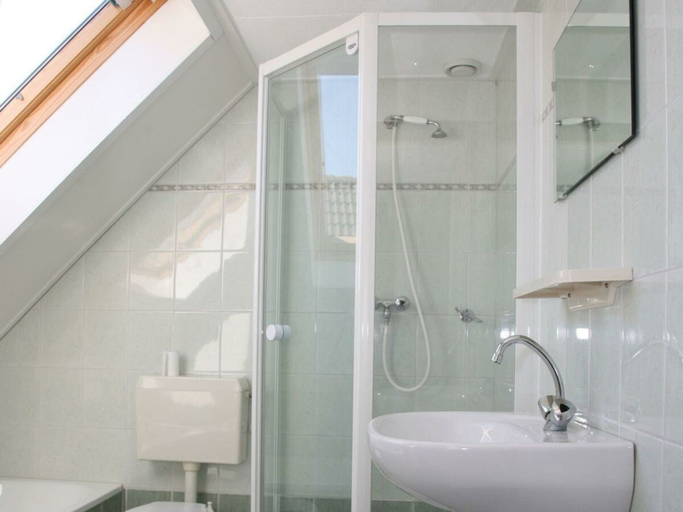 Bathroom 2, Holiday Home in Medemblik With Terrace, Medemblik