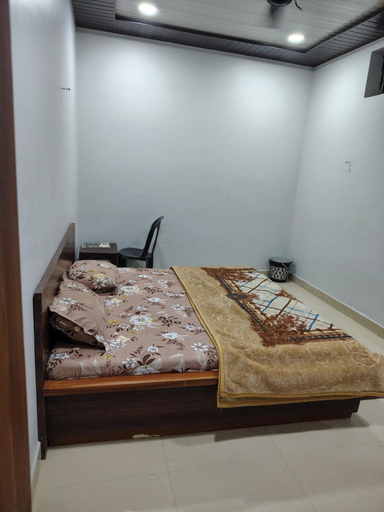 Bedroom 2, Shree Banke Bihari Atithi Bhawan, Mathura