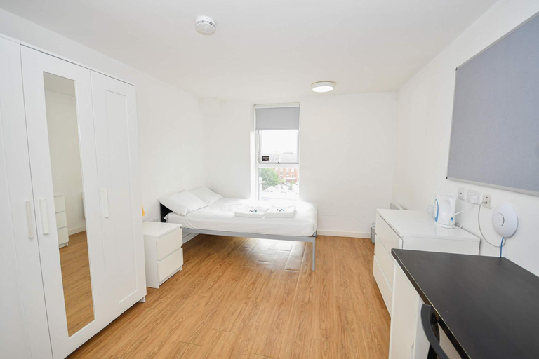 Bedroom 2, Cosy Budget En-suites Liverpool - Kitchen Additional Cost, Sefton