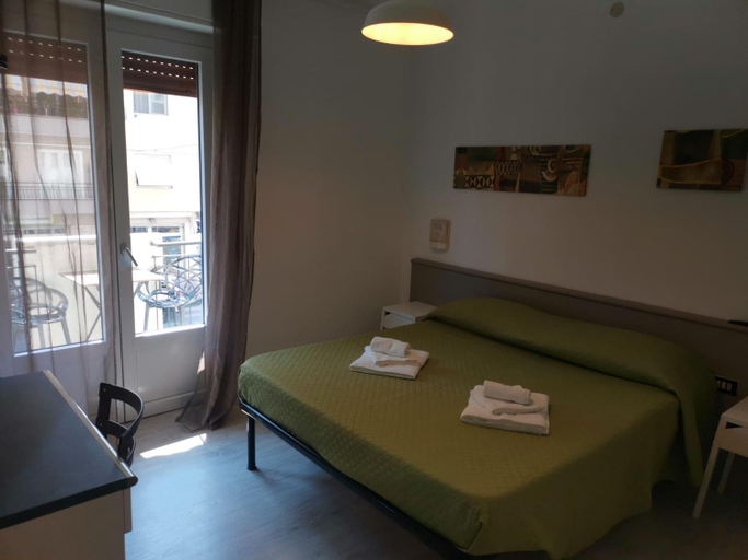 Others 4, Hotel Europa, Imperia