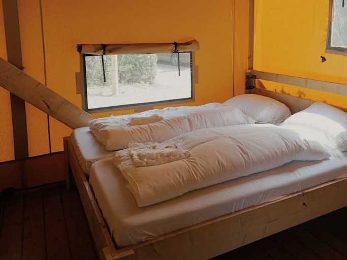 Room 4, Holiday Home in Noord-scharwoude With Wi-fi, Langedijk