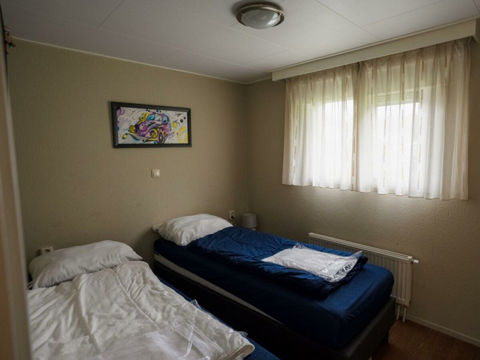Room 1, Holiday Home in Brunssum With Terrace, Heerlen