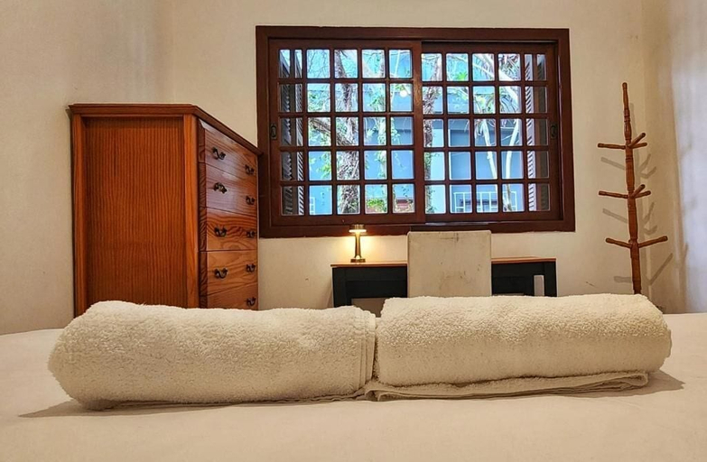 Room 2, Casa Maré - Coliving and Coworking, Florianopolis