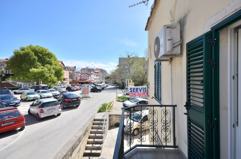 Others 4, Apartment Oscar, Split