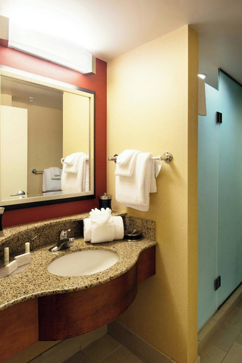 Bathroom 4, Courtyard Canton, Stark
