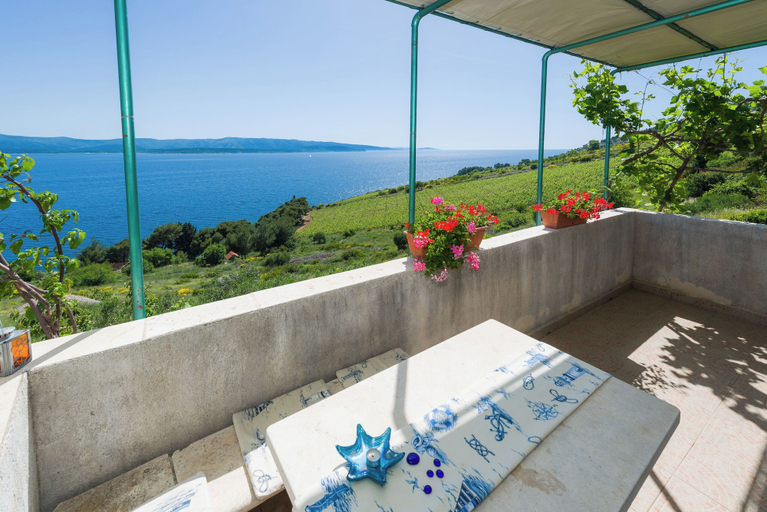 Terrace/patio 3, Apartments Nada, Bol