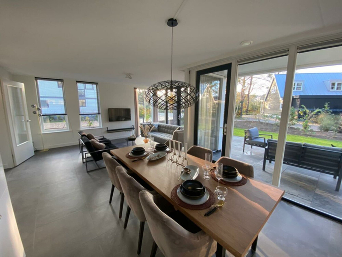 Dining 5, Beach Villa Sauna 6, Ede