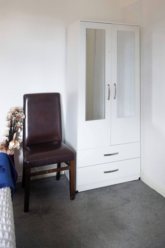 Interior 2, 5-bedroom 11 Sleeps-fast Wifi, Free Parking, Netflix, Wolverhampton