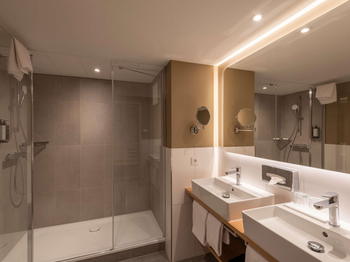 Bathroom 3, Mercure Parkhotel Mönchengladbach, Mönchengladbach
