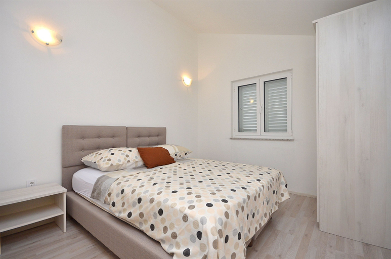 Others 5, Apartment Lily With Pool Srima, Vodice
