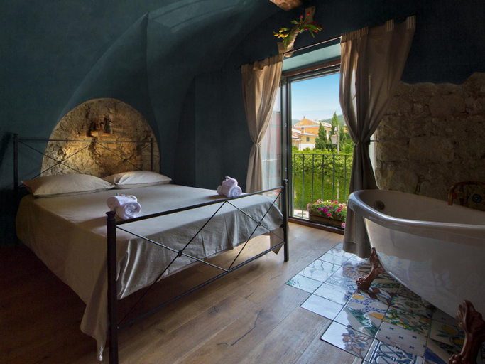 Bedroom, Una Volta, Salerno